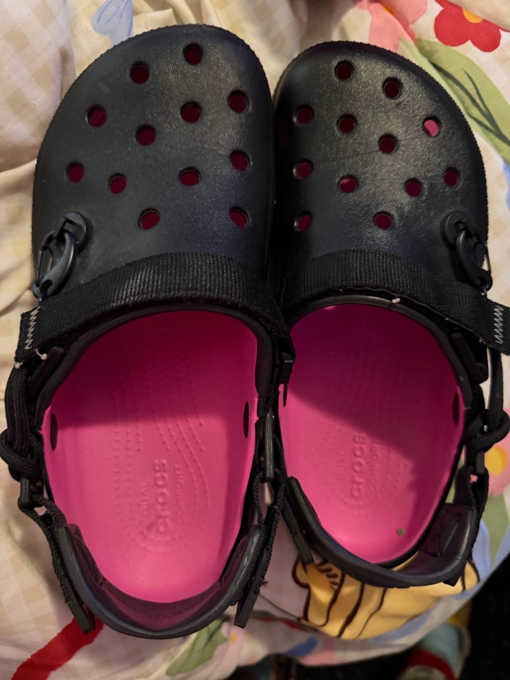 Post Malone collab crocs in W9. These are used but in good condition!